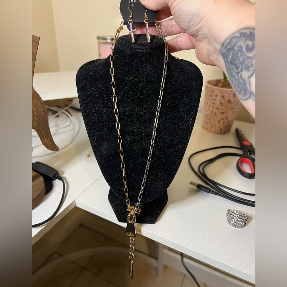 Paparazzi Gold/Silver Zipper Pendant Necklace - Women Jewelry